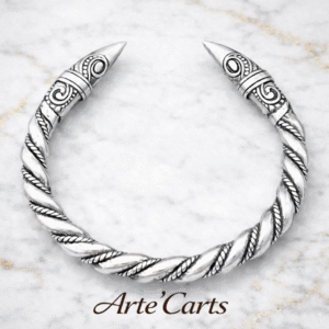 Rogue Twist Cuff